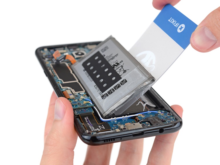 iFixit-tears-down-the-Samsung-Galaxy-S8-and-S8 (2).jpg