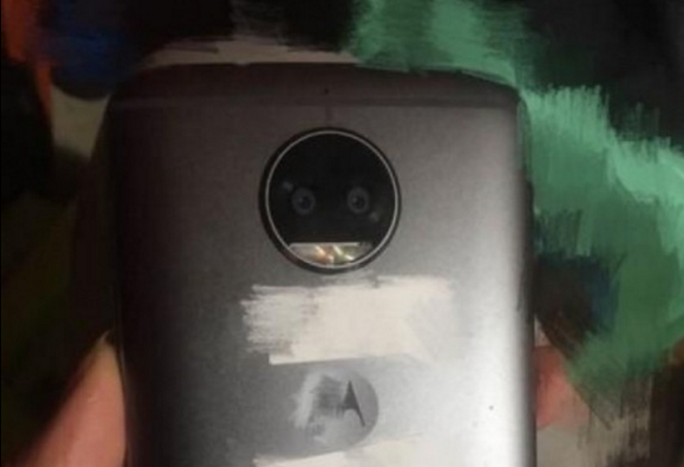 Rumours: New leaked Moto X (2017) hands-on pictures showing dual camera module