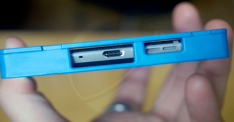 nokia-9-usbTN.jpg
