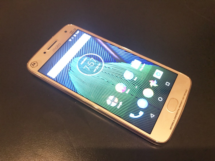 Moto G5 Plus hands-on pictures