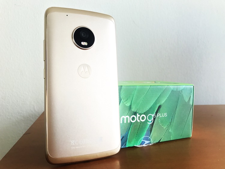 Lenovo Moto G5 Plus -  External Reviews