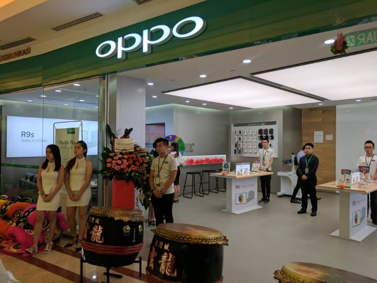 OPPO opens their first Flagship Store in SEA at Suria KLCC Mall