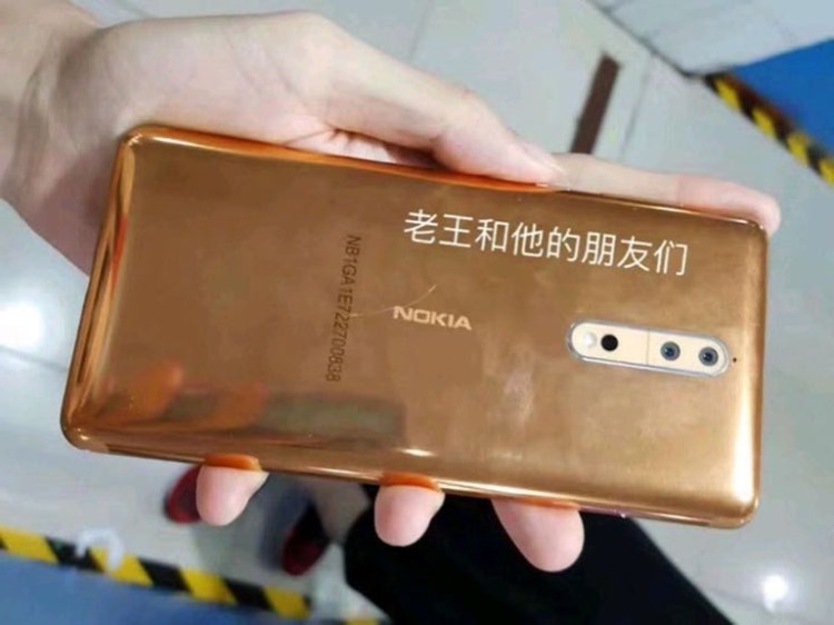 Rumours: Real leaked photos of Nokia 8 in shiny gold