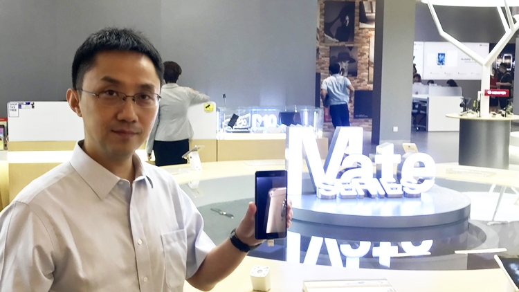 An Interview with Huawei Vice President, Bruce Lee - Mate 10, A.I., and the future