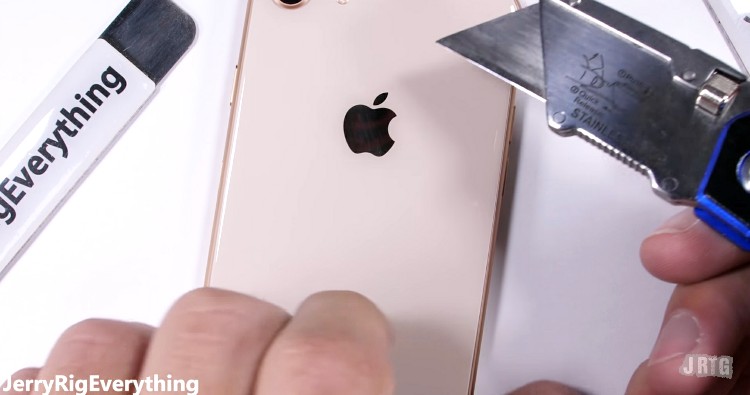 Apple iPhone 8 survives the bend test, see how it handles other scratch and burn torture tests too