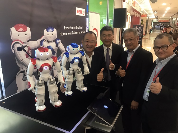senQ launches QQ and TiTi, the first humanoid robots as sales advisers in Malaysia