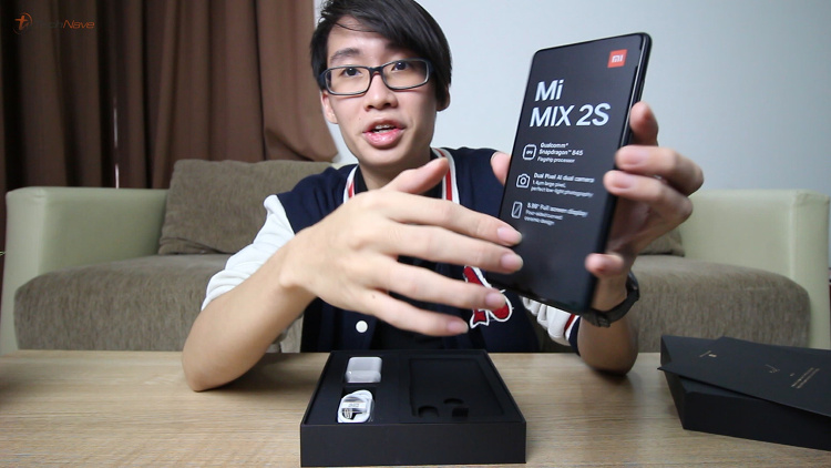 Xiaomi Mi Mix 2S Unboxing and First Impressions