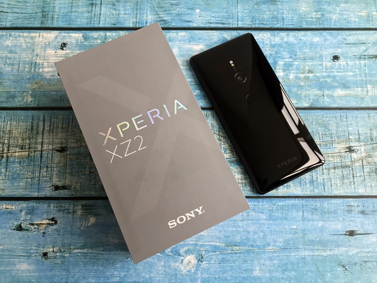 Sony Xperia XZ2 unboxing and hands-on video