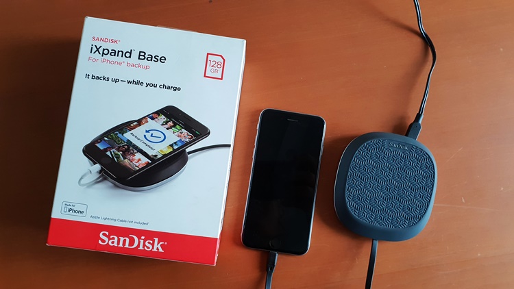 Sandisk iXpand Base - A more convenient way to back up your iPhone / iPad