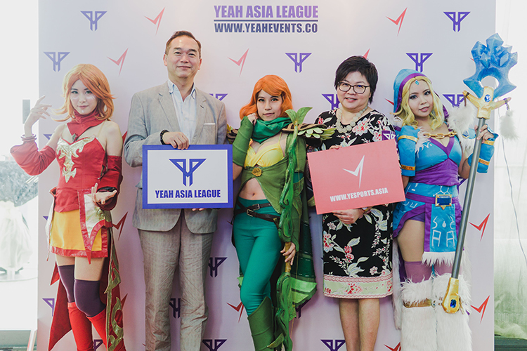 Mr Timothy Shen and Ms Hoh Jee Eng (HKDTC Director in Malaysia) with cosplayers MO, CATNIPX and MICHO (left to right)[657].jpeg