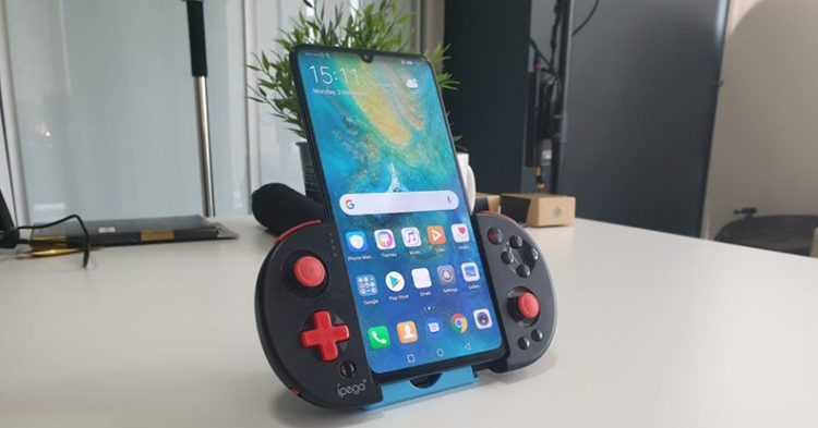 Gaming on the Huawei Mate 20X: The giant screen and high-end specs gives an immersive experience!