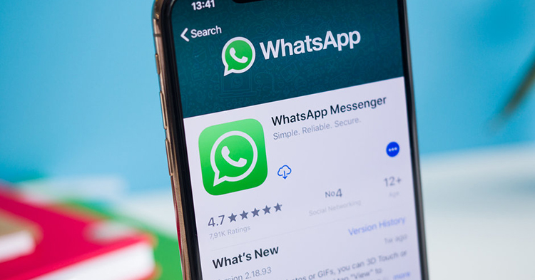 iOS users can now privately reply in Whatsapp group chats