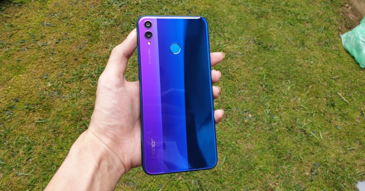 Honor announced that the Honor 8X Phantom Blue will be available in Malaysia soon