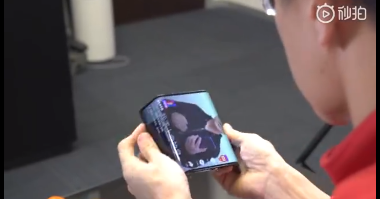Xiaomi shows off the dual folding smartphone in a hands-on video