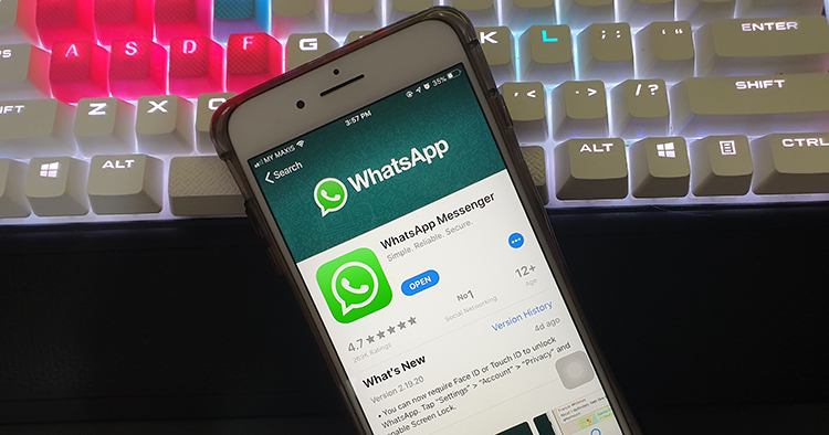 Latest Whatsapp iOS update gives you better security of your texts with Screen Lock