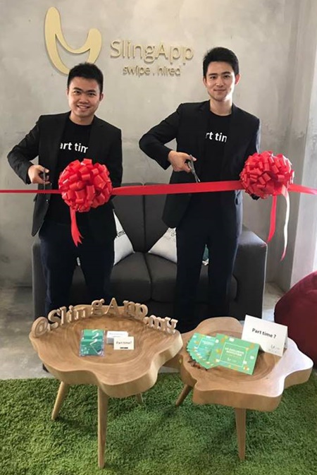 Photo 1_SlingApp Founders, Teh Tian Ji (left) and Lucas Wong officially launched the app for jobseekers to look for jobs under one minute.jpg