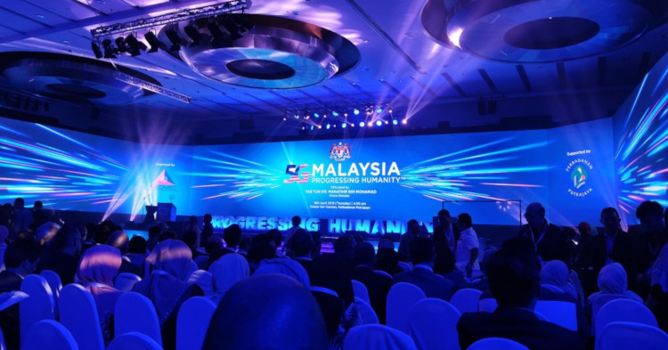5G Malaysia Showcase roundup featuring autonomous car, cross-country remote surgery, and more.