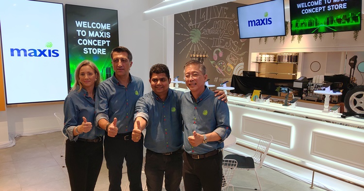 Brand new Maxis concept store is now open in The Gardens Mid Valley with a virtual assistant, a top-up kiosk, coffee baristas and more