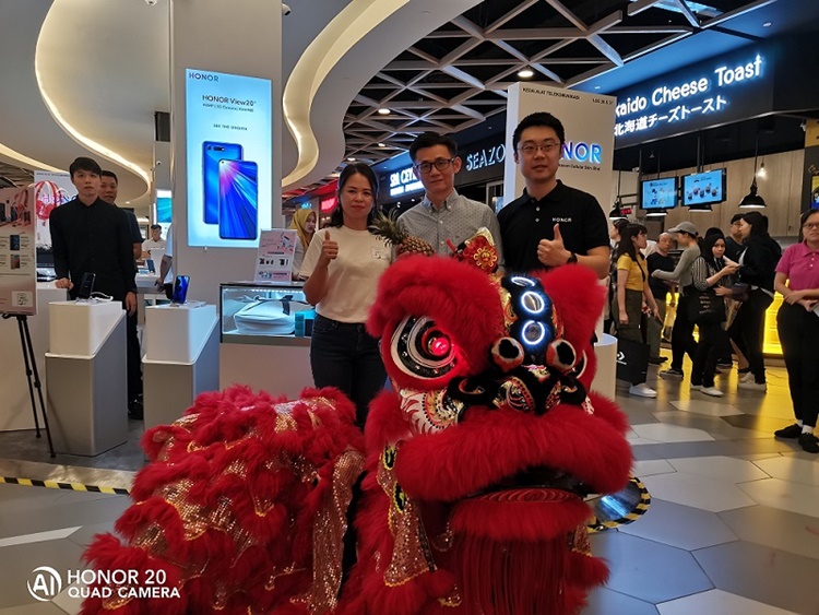 HONOR Mid Valley Grand Opening.jpg