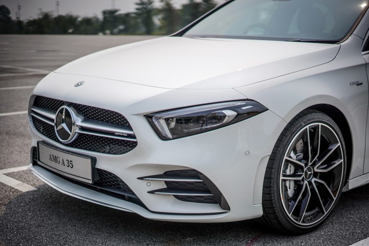 Mercedes-AMG-A-35-4MATIC-Sedan-Ext-2.jpg