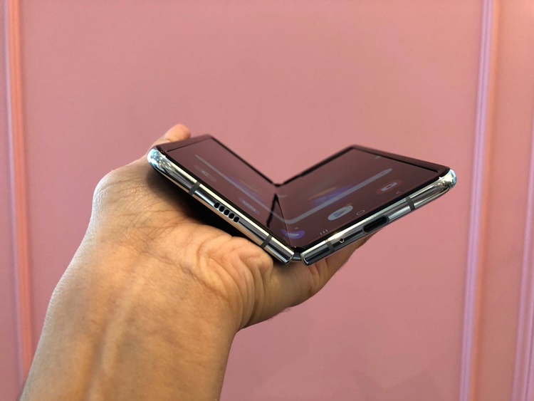 galaxy fold screen replacement