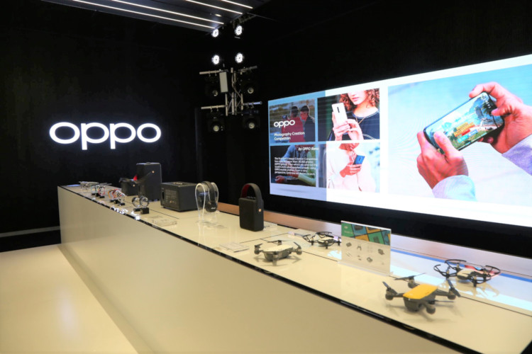 Press photo_OPPO Bangkok Flagship Store_4.jpg