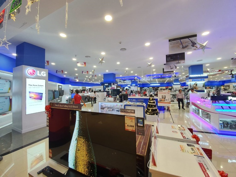 LG Brand Shop 3.jpg