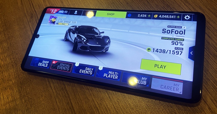 Asphalt 9 on Samsung Galaxy, Gaming