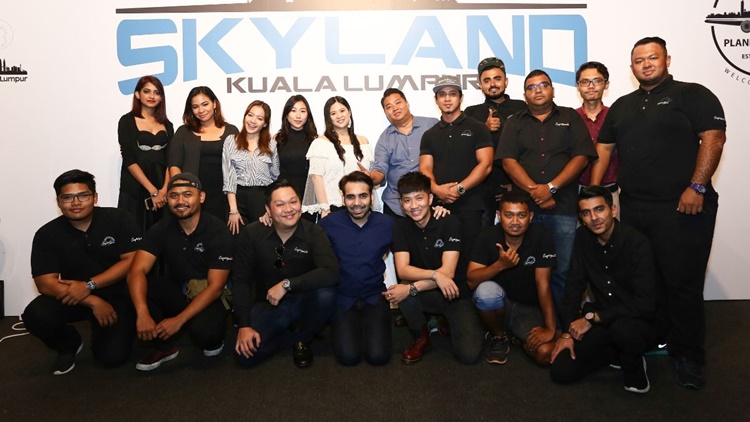2spicy-entertainment-team-001.jpg
